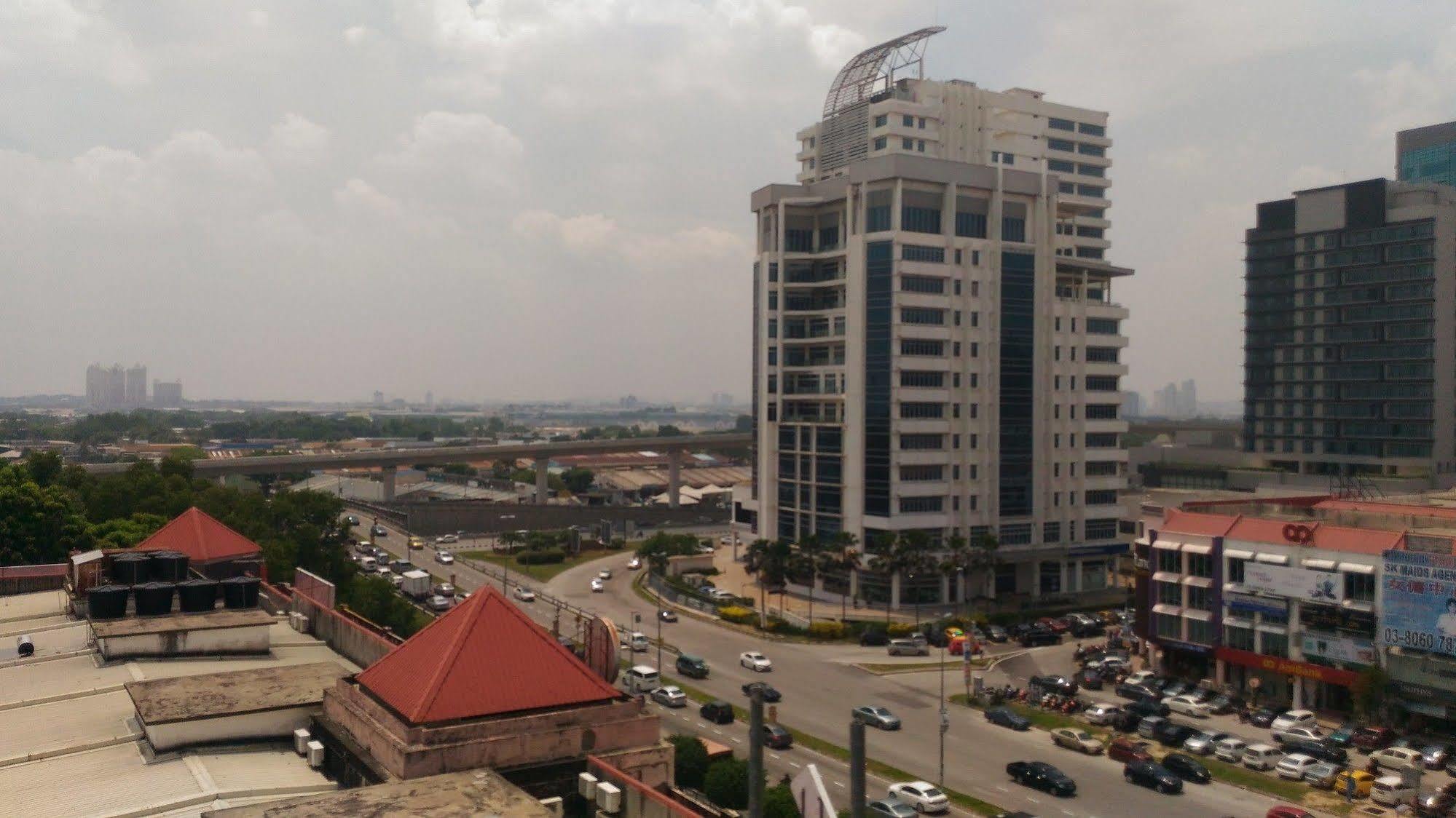 Hotel Sri Puchong Sdn Bhd Exterior photo